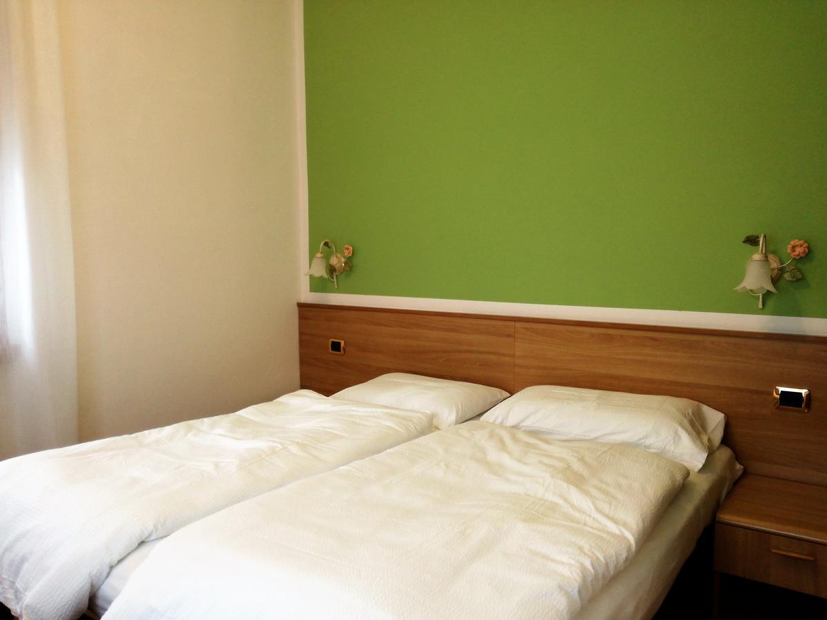 Green Base Hotel B&B Malè Kültér fotó